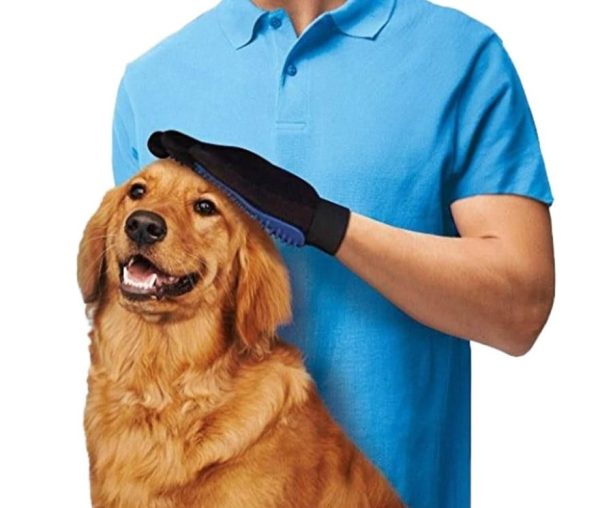 Rukavica za češljanje pasa i mački